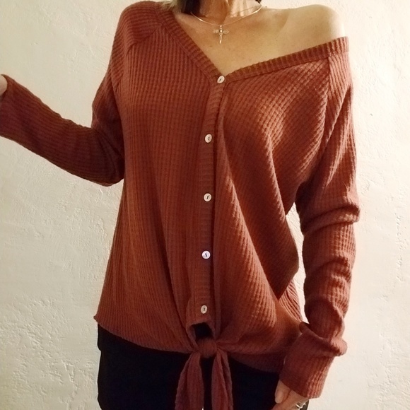 Kim &Cami Tops - Kim & Cami tie thermal top